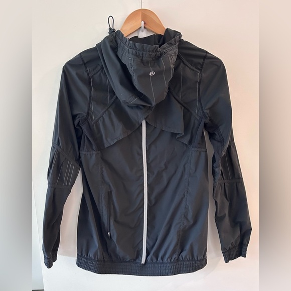 LULULEMON 1/2 Zip Black Hooded Pullover Running Jacket - Picture 3 of 4